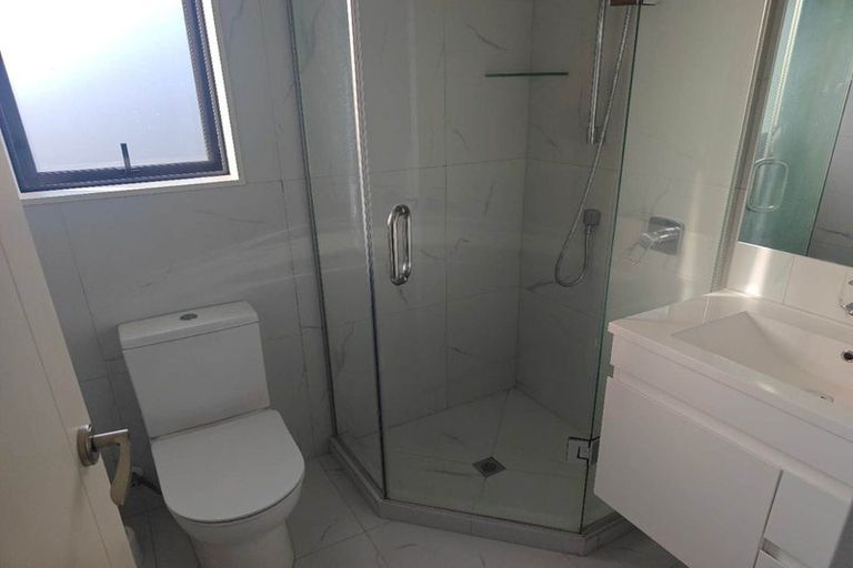 Photo of property in 10/16 William Roberts Road, Pakuranga, Auckland, 2010