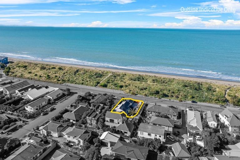 Photo of property in 19 Marine Parade, North New Brighton, Christchurch, 8083