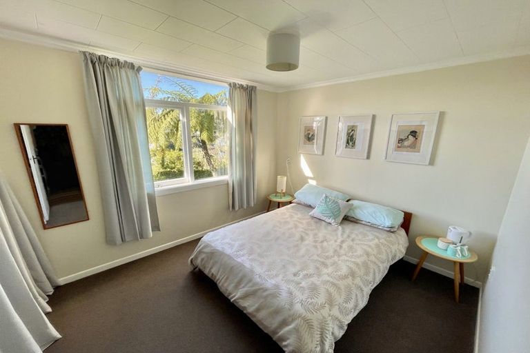 Photo of property in 7 Innes Way, Newlands, Wellington, 6037