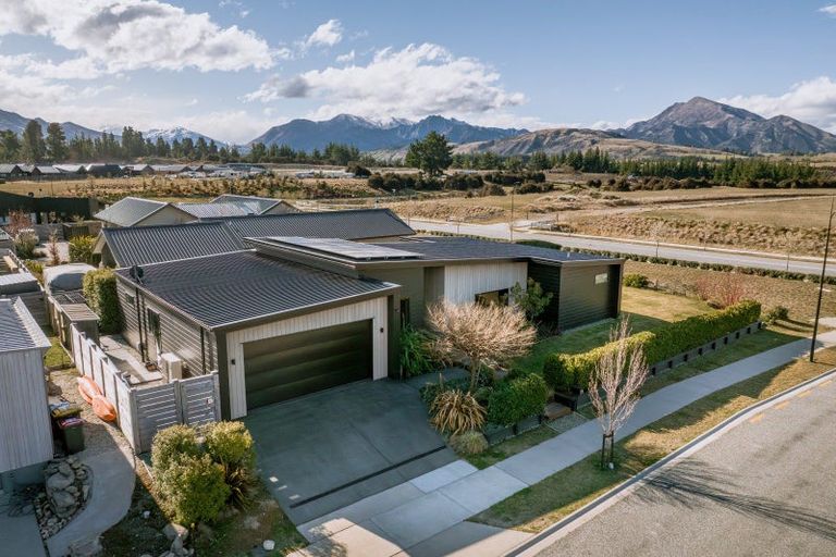 Photo of property in 4 Pounamu Avenue, Albert Town, Wanaka, 9305
