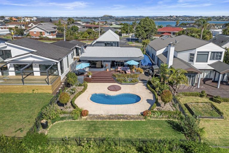 Photo of property in 108 Clovelly Road, Bucklands Beach, Auckland, 2012