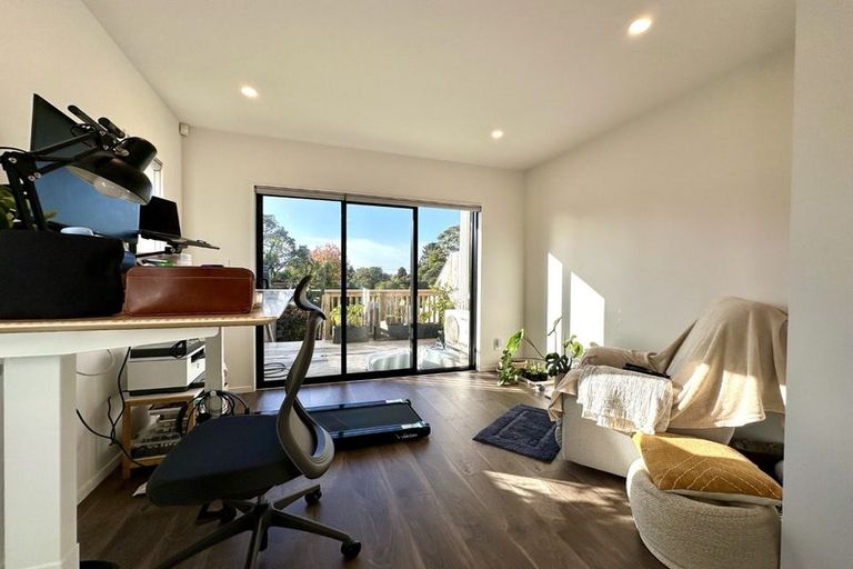 Photo of property in 3 Morihana Close, Glen Eden, 0602