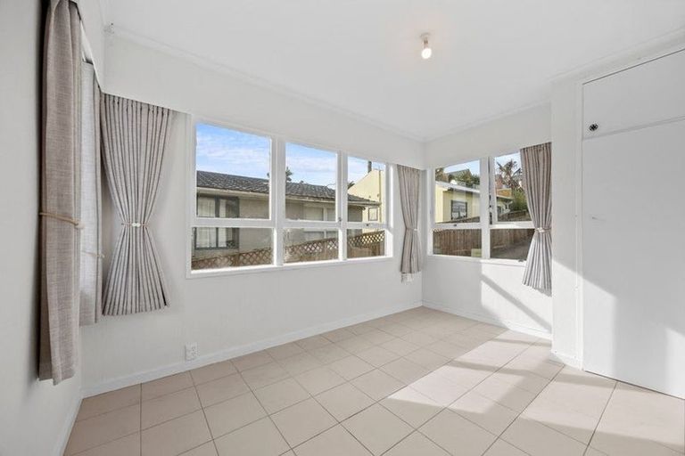 Photo of property in 7 Lewis Road, Pakuranga, Auckland, 2010