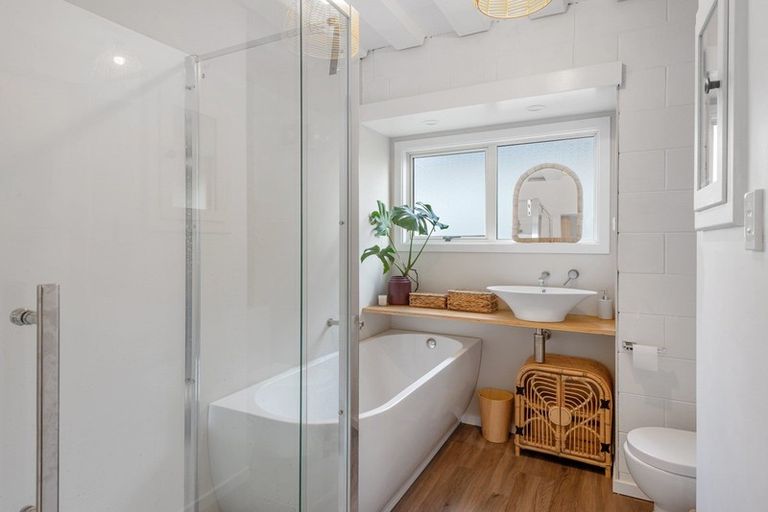 Photo of property in 1/107 Holly Road, St Albans, Christchurch, 8014