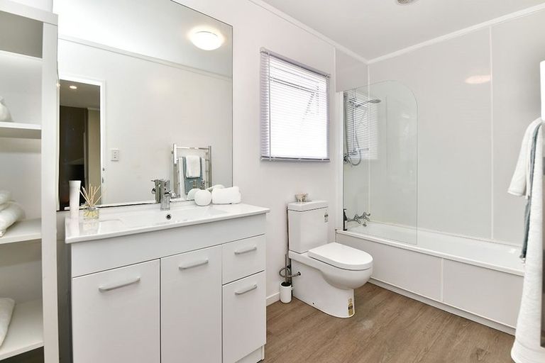 Photo of property in 7 Melandra Road, Stanmore Bay, Whangaparaoa, 0932