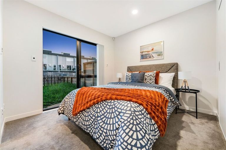 Photo of property in 18 Meritage Lane, Te Atatu South, Auckland, 0610