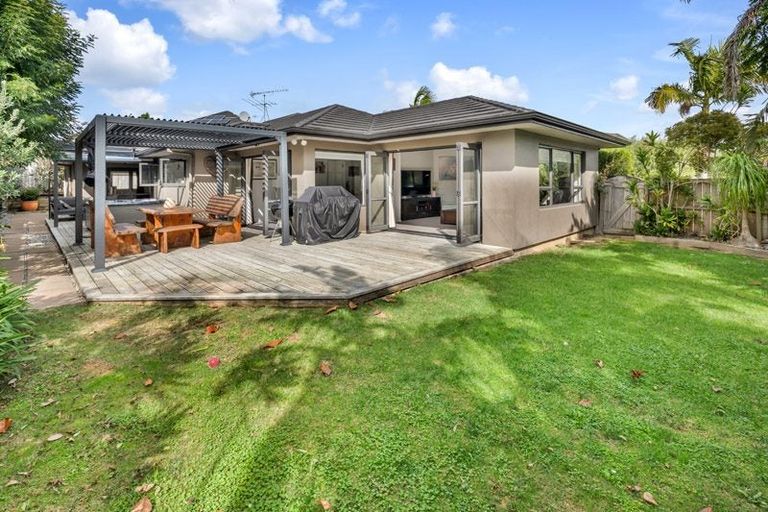 Photo of property in 19 Ysabel Crescent, The Gardens, Auckland, 2105