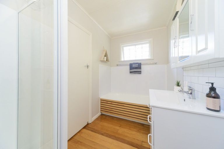Photo of property in 22 Akaroa Avenue, Awapuni, Palmerston North, 4412