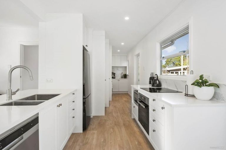 Photo of property in 2/113 Nile Road, Milford, Auckland, 0620