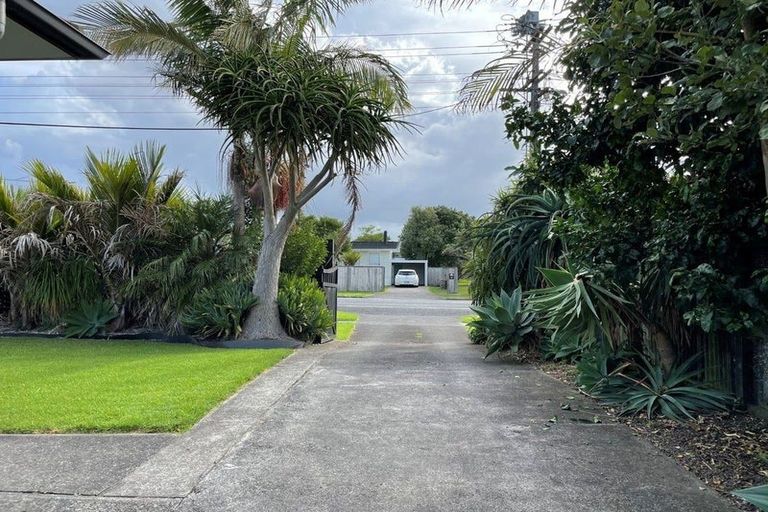 Photo of property in 44 Beach Road, Te Atatu Peninsula, Auckland, 0610