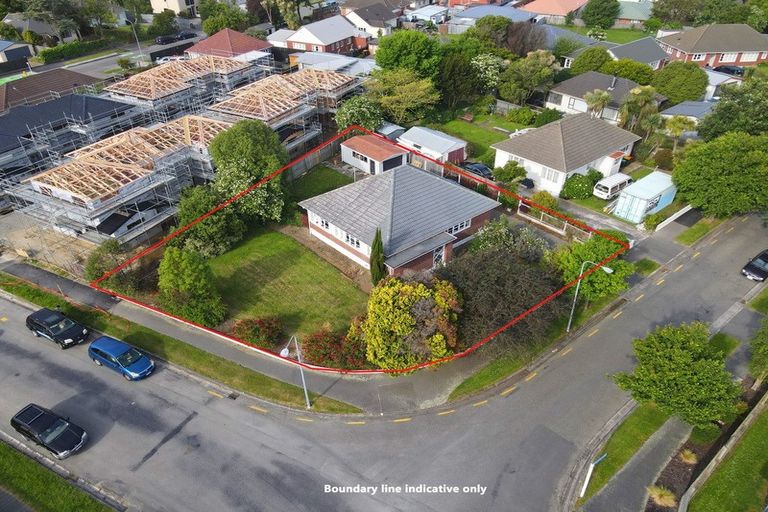 Photo of property in 2 Kawaka Street, Riccarton, Christchurch, 8041