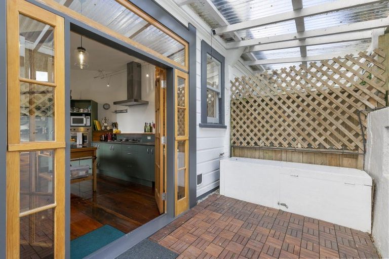 Photo of property in 78 Rolleston Street, Mount Cook, Wellington, 6021