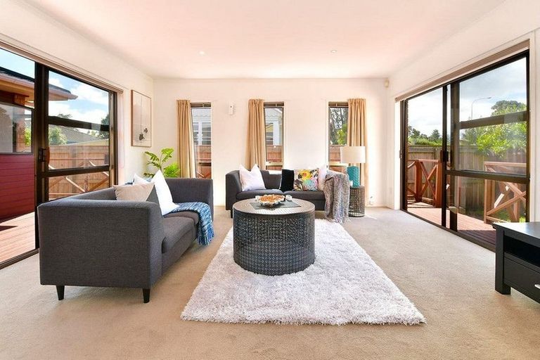 Photo of property in 2/428 Hibiscus Coast Highway, Orewa, 0931