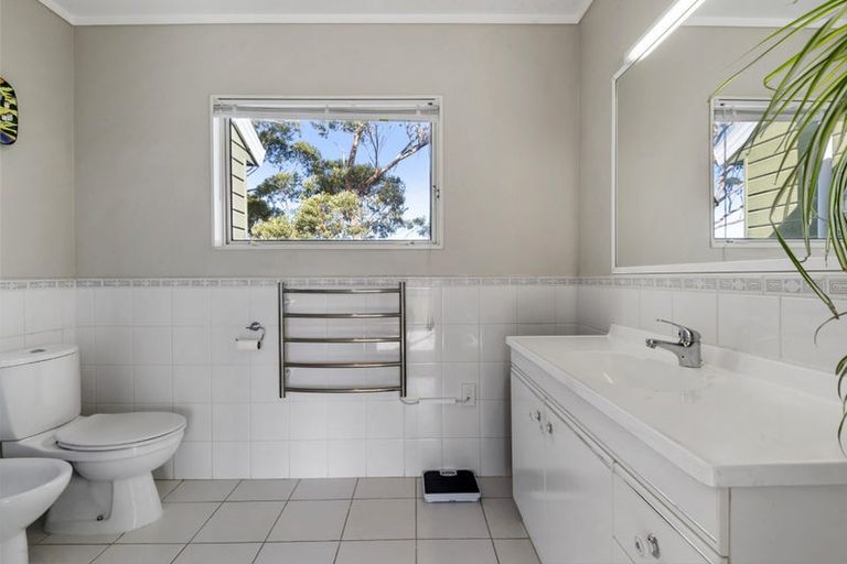 Photo of property in 1/31 Taroka Close, Pinehill, Auckland, 0632