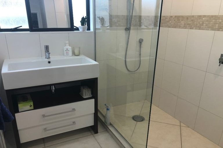 Photo of property in 48 Lakeside Drive, Orewa, 0931