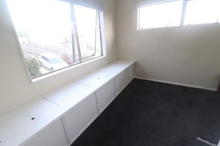 Photo of property in 10a Marie Crescent, Te Atatu South, Auckland, 0610