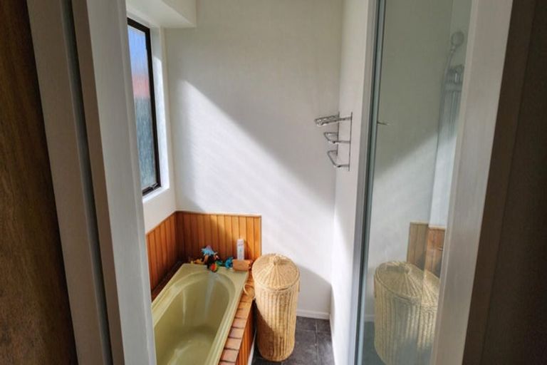 Photo of property in 10 Tawari Street, Inglewood, 4330