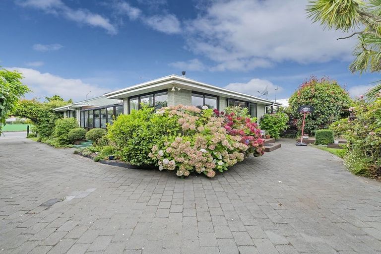 Photo of property in 413 Yaldhurst Road, Russley, Christchurch, 8042