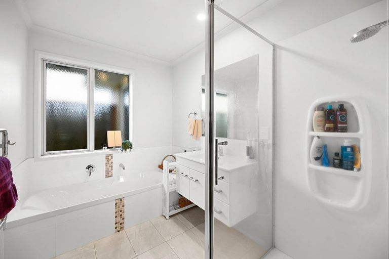 Photo of property in 19 Ladeira Place, Fitzroy, Hamilton, 3206
