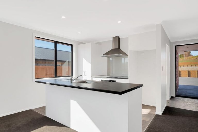 Photo of property in 33 Kiritiana Close, Pyes Pa, Tauranga, 3112