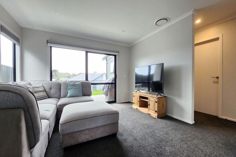 Photo of property in 24 Hokioi Drive, Kenepuru, Porirua, 5022
