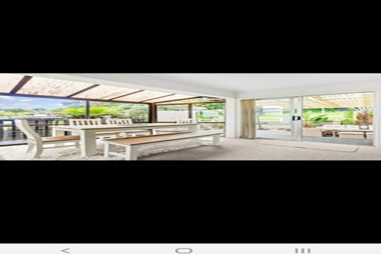 Photo of property in 16 Glenbervie Crescent, Massey, Auckland, 0614