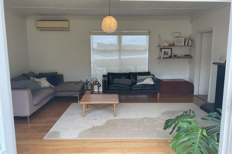 Photo of property in 18 Norman Road, Titirangi, Auckland, 0604