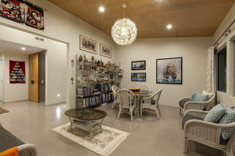 Photo of property in 6 Bressay Way, Waikanae, 5036