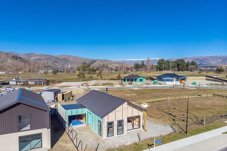 Photo of property in 28 Wallis Drive, Cromwell, 9310