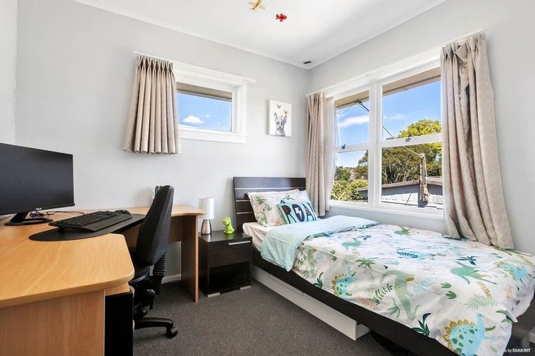 Photo of property in 9 Reiman Street, New Lynn, Auckland, 0600