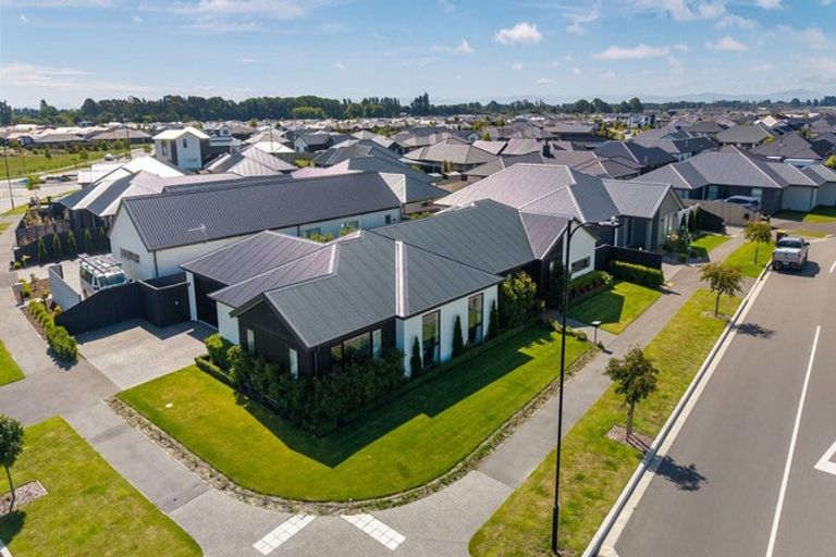 Photo of property in 99 Aviemore Drive, Marshland, Christchurch, 8083