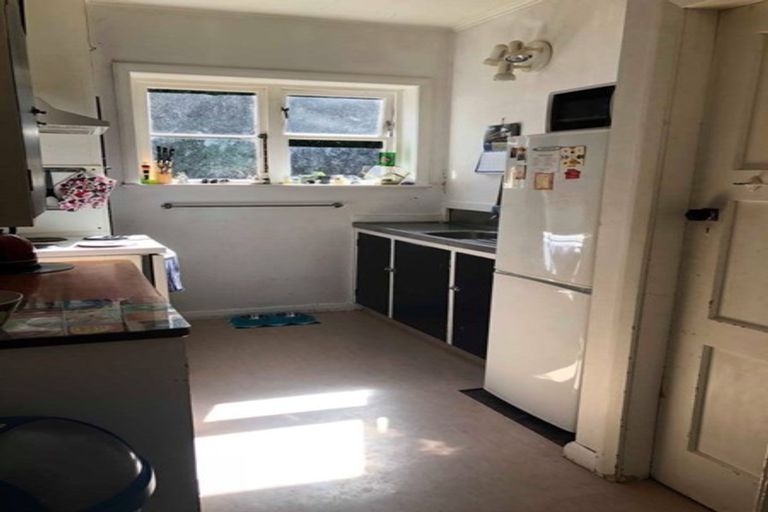 Photo of property in 60 Sunshine Avenue, Karori, Wellington, 6012