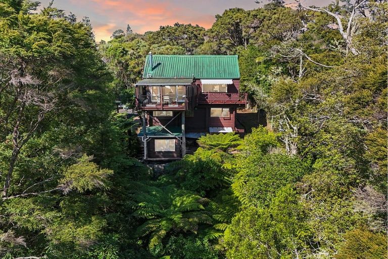 Photo of property in 37 Autumn Avenue, Glen Eden, Auckland, 0602