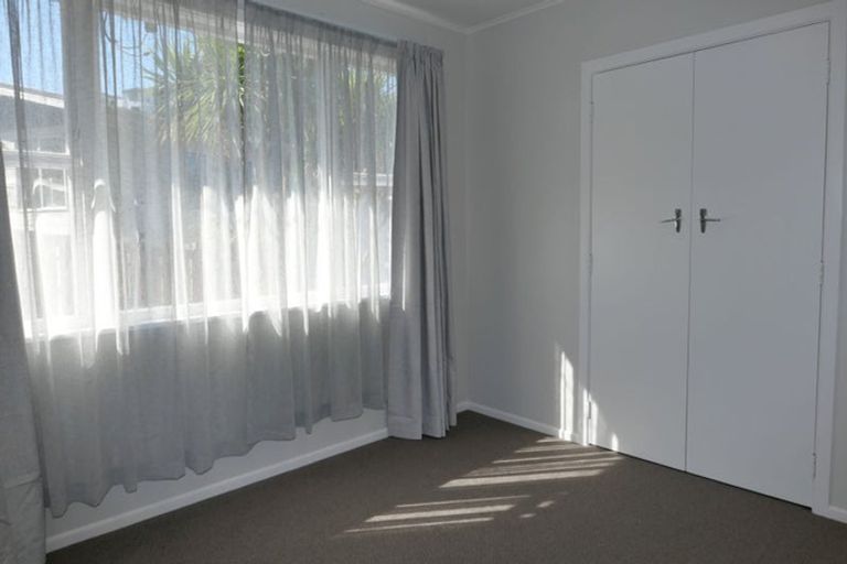 Photo of property in 132 Broderick Road, Johnsonville, Wellington, 6037