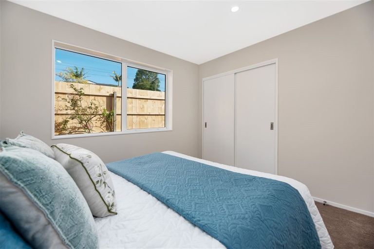 Photo of property in 18a Kearney Place, Massey, Auckland, 0614