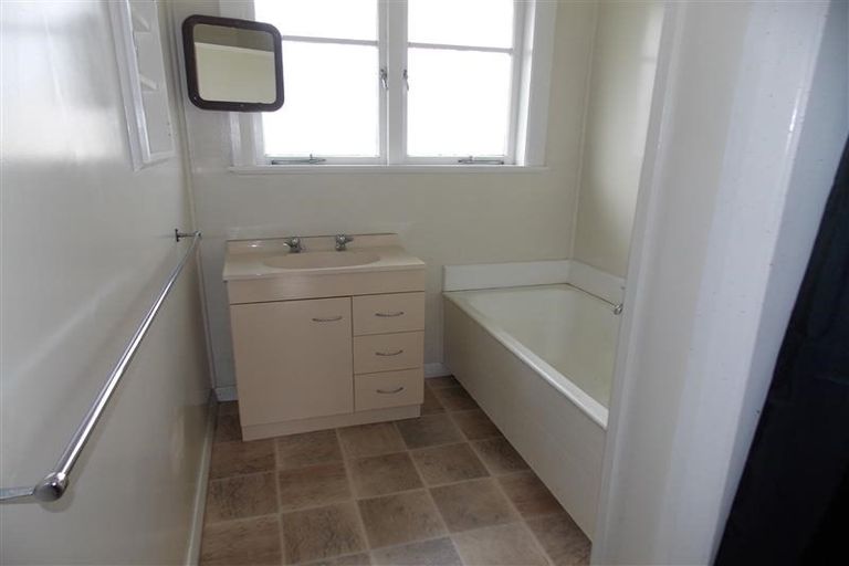 Photo of property in 36 Gloag Street, Waverley, 4510
