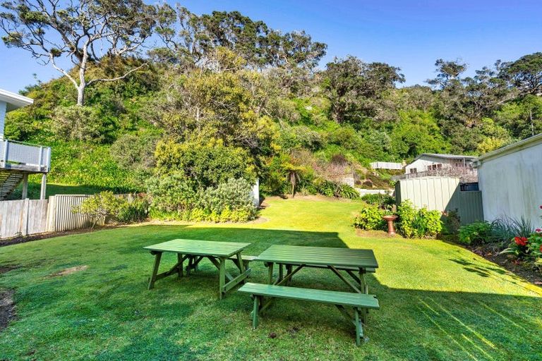 Photo of property in 165 Oakura Road, Oakura, Hikurangi, 0184