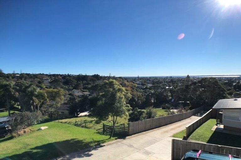 Photo of property in 213a Golf Road, Titirangi, Auckland, 0604