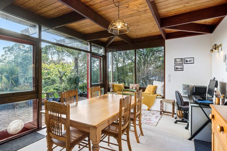 Photo of property in 18 Miraka Place, Birkenhead, Auckland, 0626