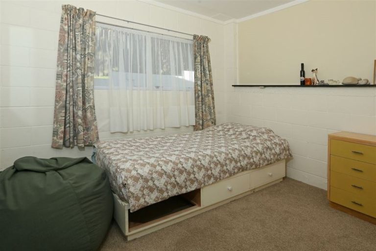 Photo of property in 29 Eyre Street, Henderson, Auckland, 0612