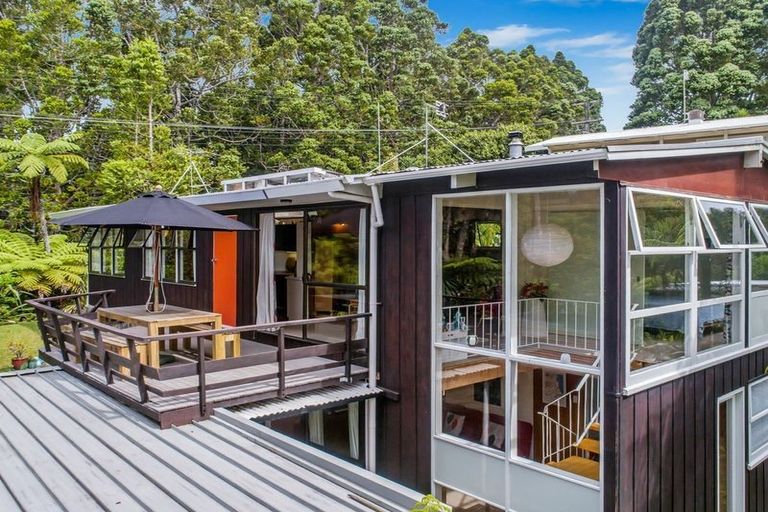 Photo of property in 25 Kopiko Road, Titirangi, Auckland, 0604