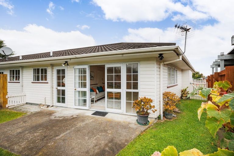 Photo of property in 42a Pinedale Parade, Milson, Palmerston North, 4414