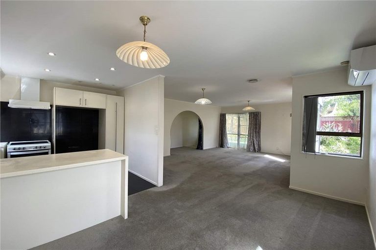 Photo of property in 1/39 Sunnynook Road, Forrest Hill, Auckland, 0620