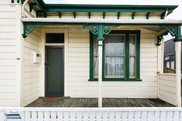 Photo of property in 11 Aspen Way, Kelvin Grove, Palmerston North, 4414