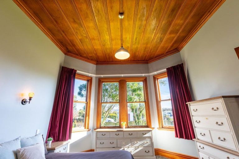 Photo of property in 16 Ross Street, Woodville, 4920