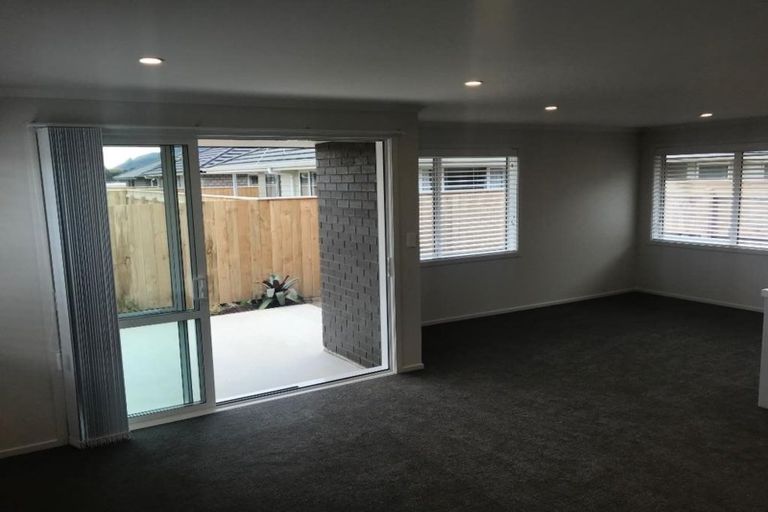 Photo of property in 27 Pohe Street, Waikanae, 5036