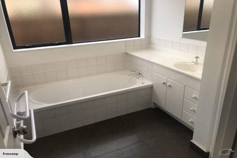 Photo of property in 8 Monet Vale, Rolleston, 7614