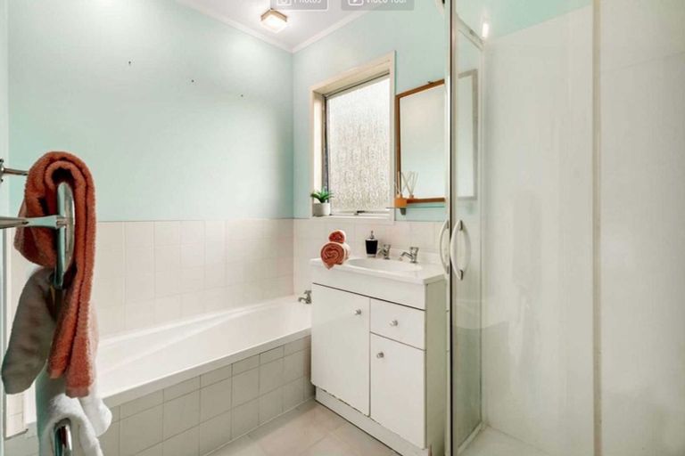 Photo of property in 93 Oreil Avenue, West Harbour, Auckland, 0618