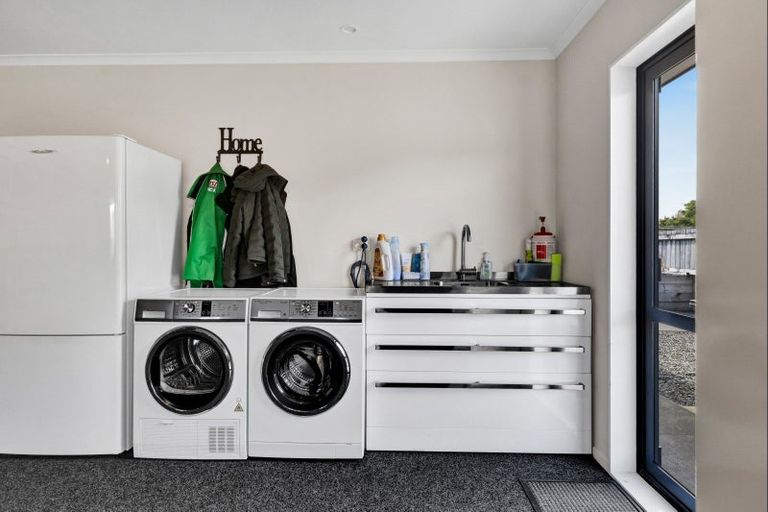 Photo of property in 38 Montague Grove, Stratford, 4332