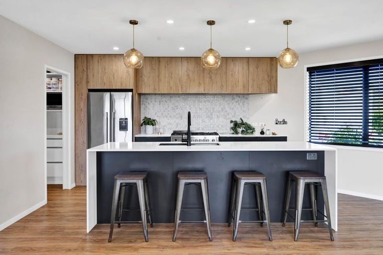 Photo of property in 1 Larlin Drive, Hawera, 4675